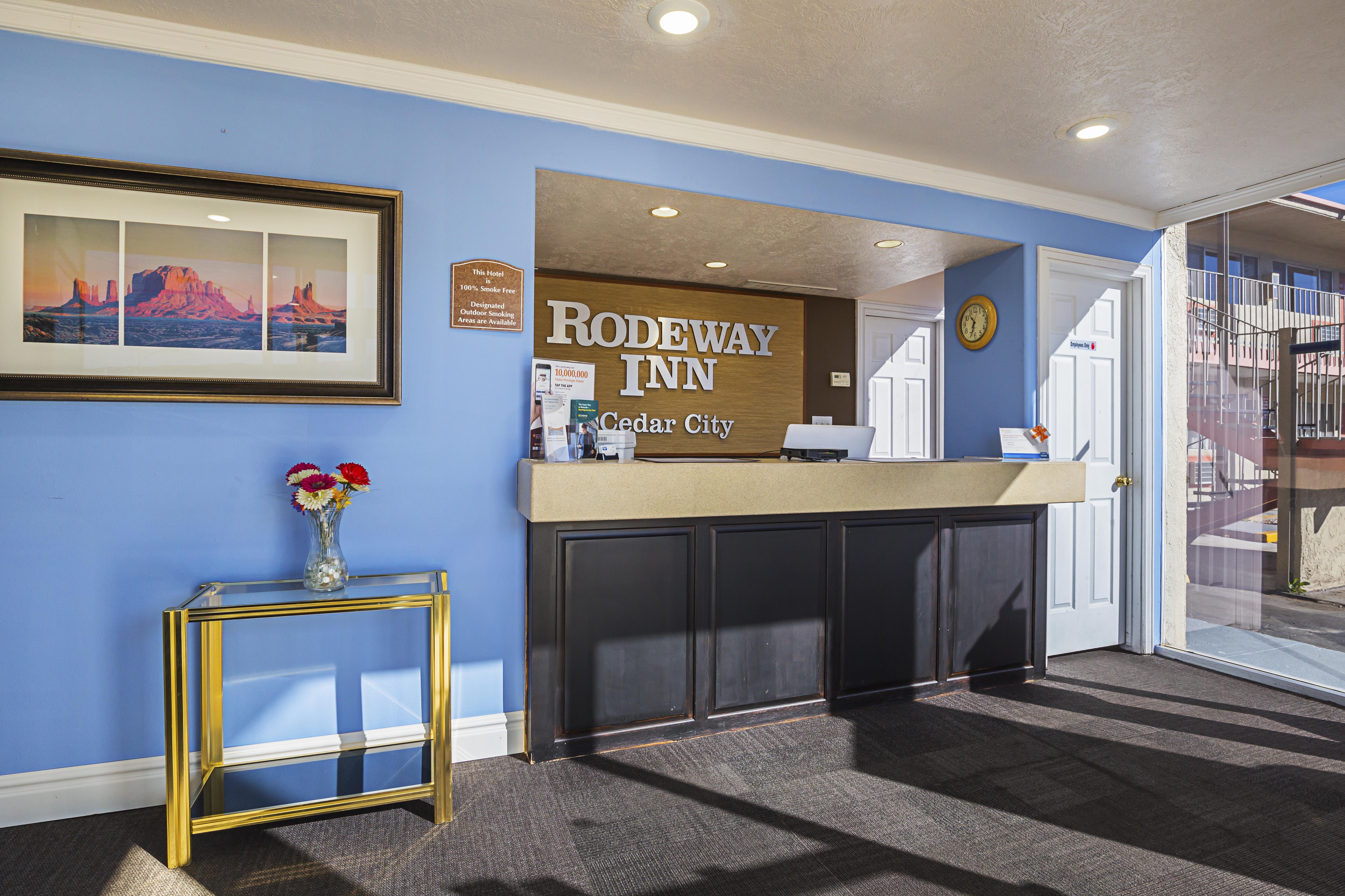 Rodeway Inn סדר סיטי מראה חיצוני תמונה