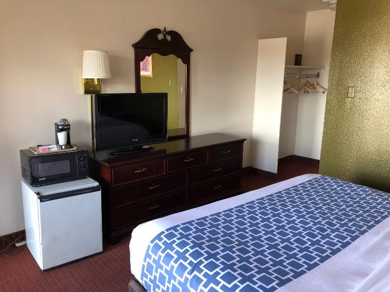 Rodeway Inn סדר סיטי מראה חיצוני תמונה