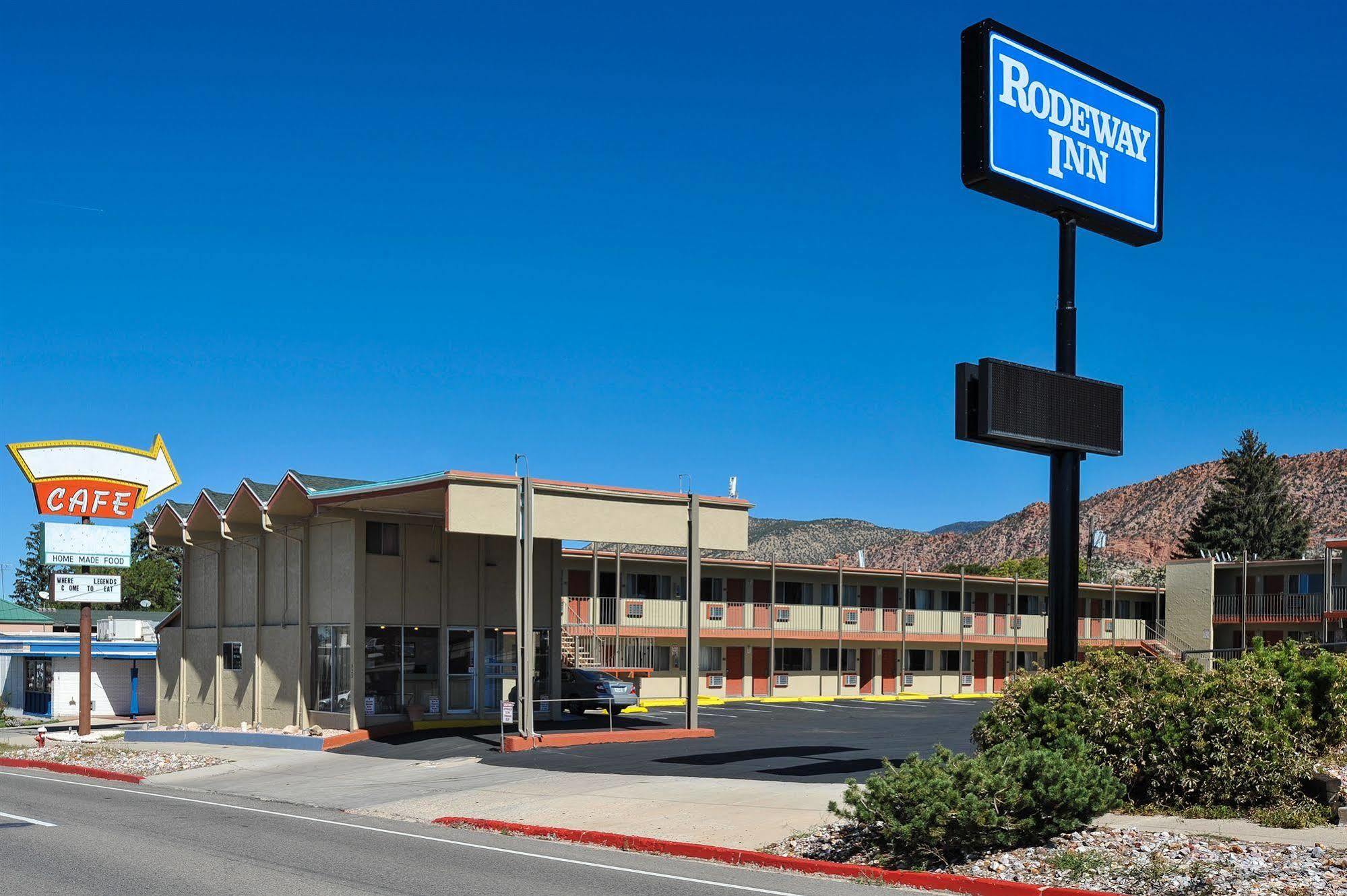 Rodeway Inn סדר סיטי מראה חיצוני תמונה
