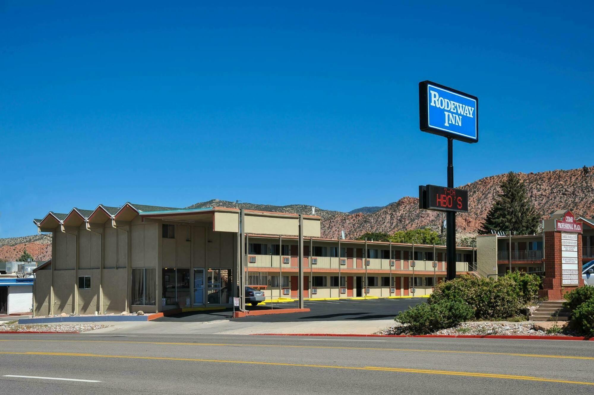 Rodeway Inn סדר סיטי מראה חיצוני תמונה